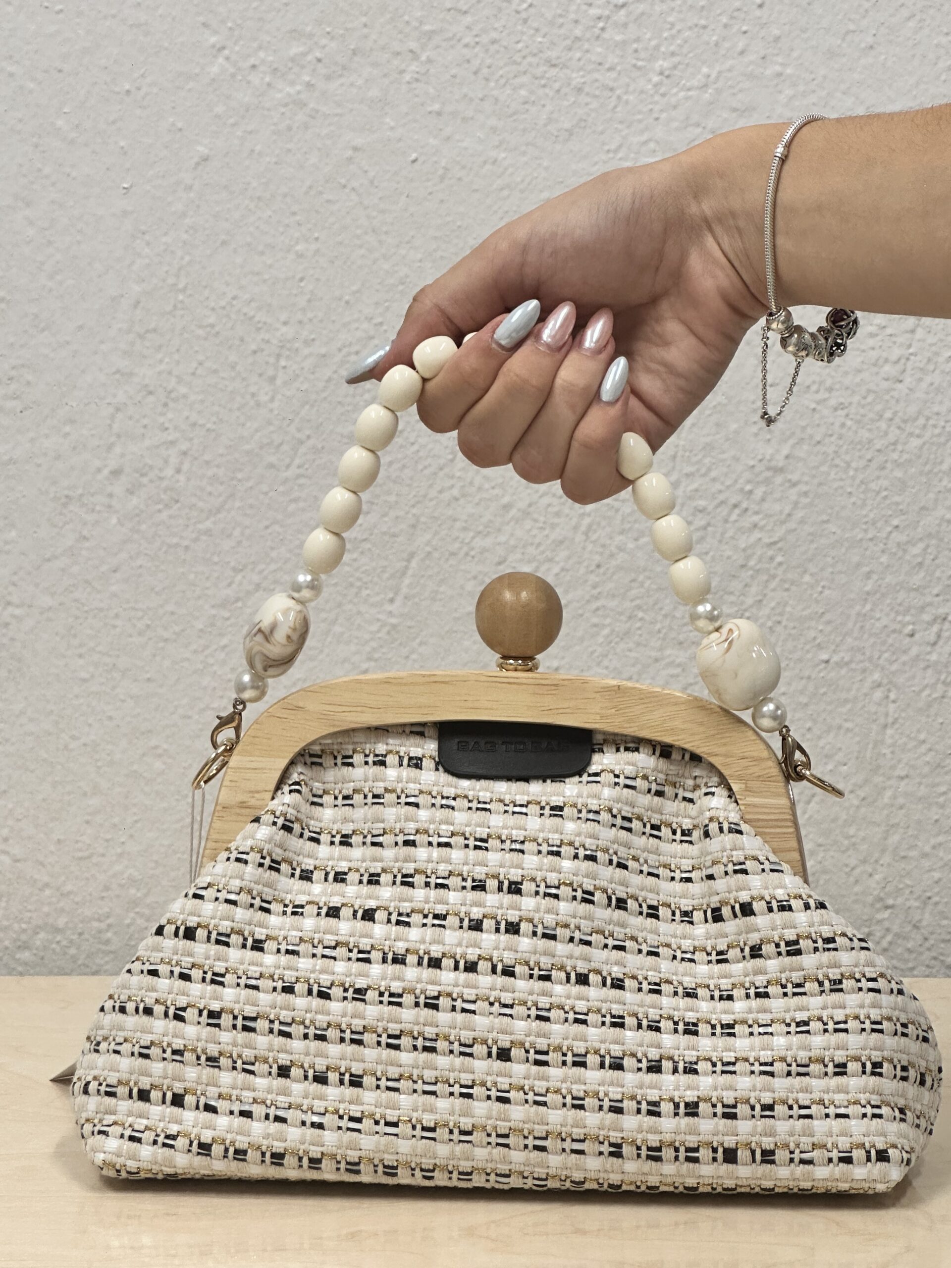 Υφαντή Τσάντα με Μαργαριταρένια Λαβή - Image 2