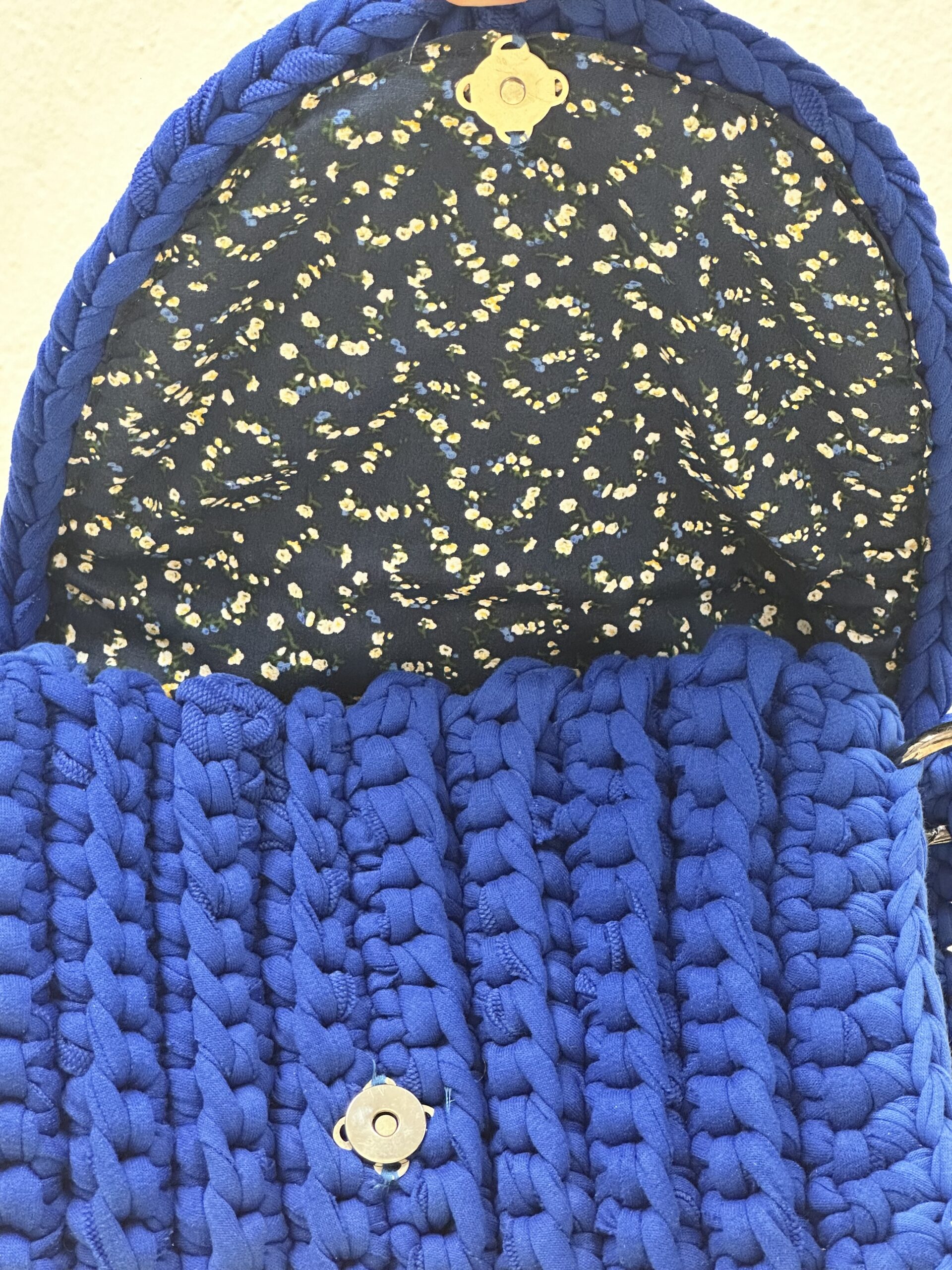 Χειροποίητη Πλεκτή Τσάντα Ώμου σε Βασιλικό Μπλε με Αλυσίδα - Image 3