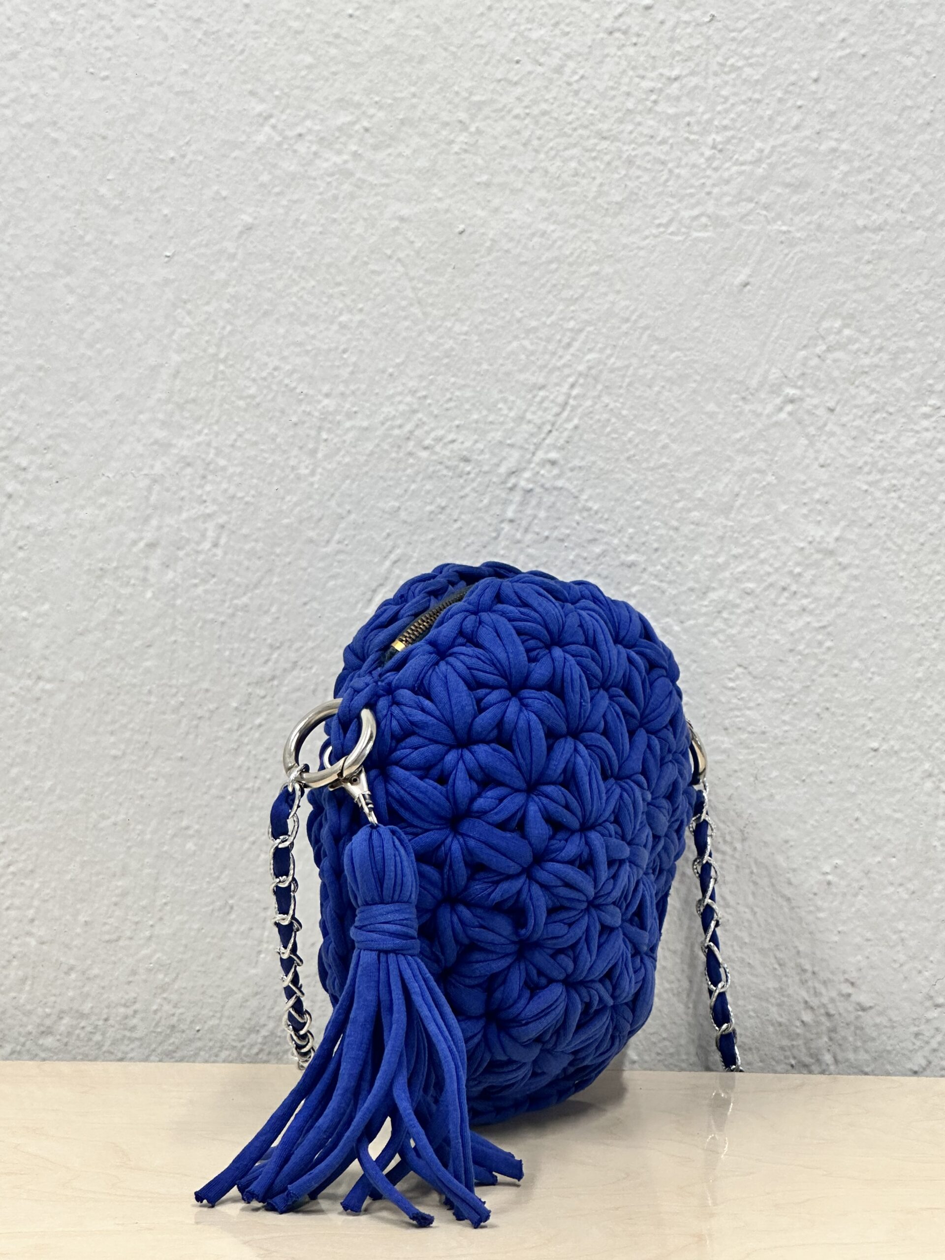 Χειροποίητη πλεκτή στρογγυλή τσάντα ώμου - Image 3