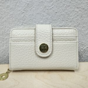 Γυναικείο πορτοφόλι σε λευκό χρώμα