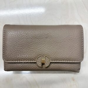 Μπεζ πορτοφόλι γυναικείο