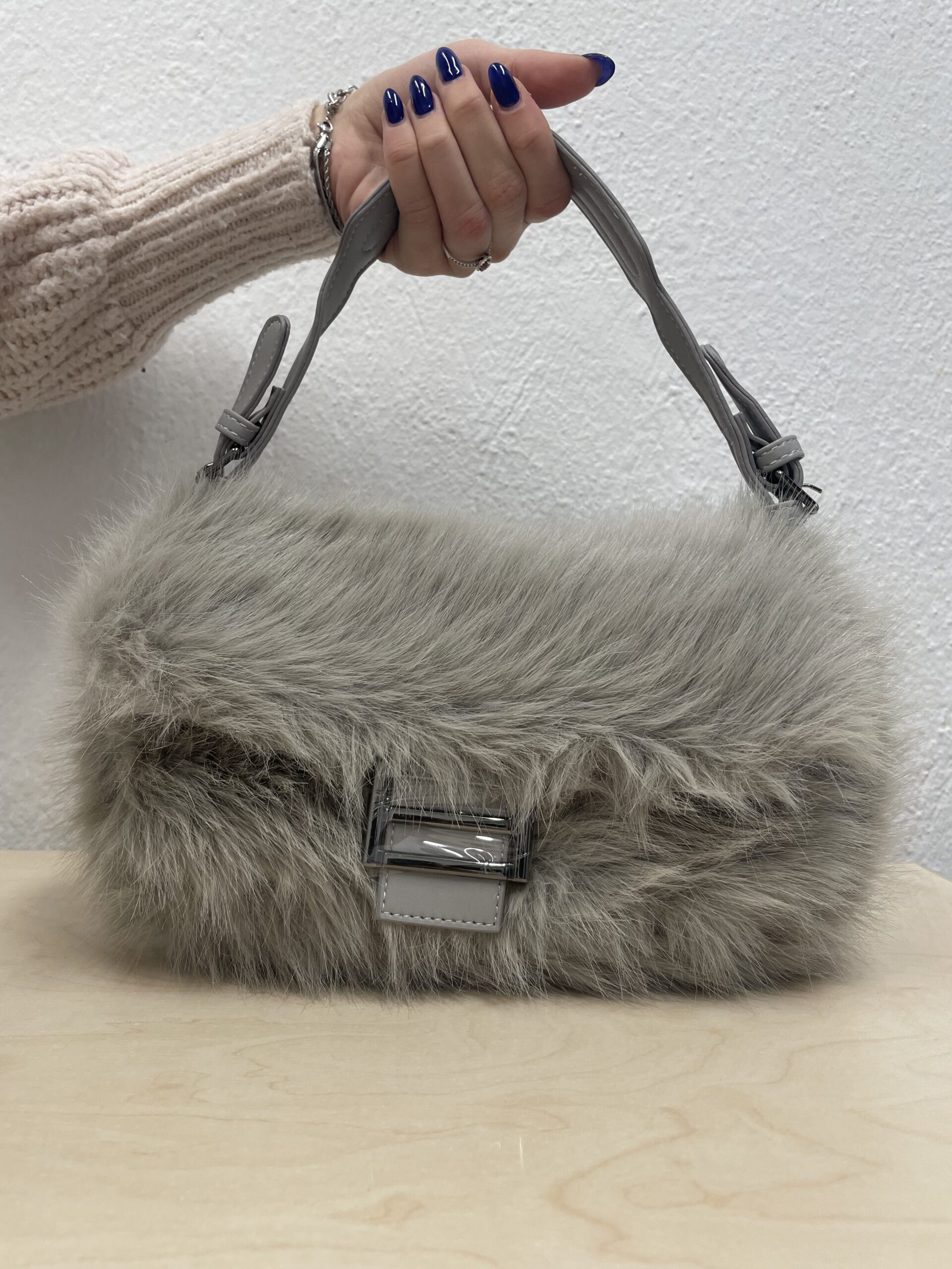 Γούνινη μικρή τσάντα γκρι