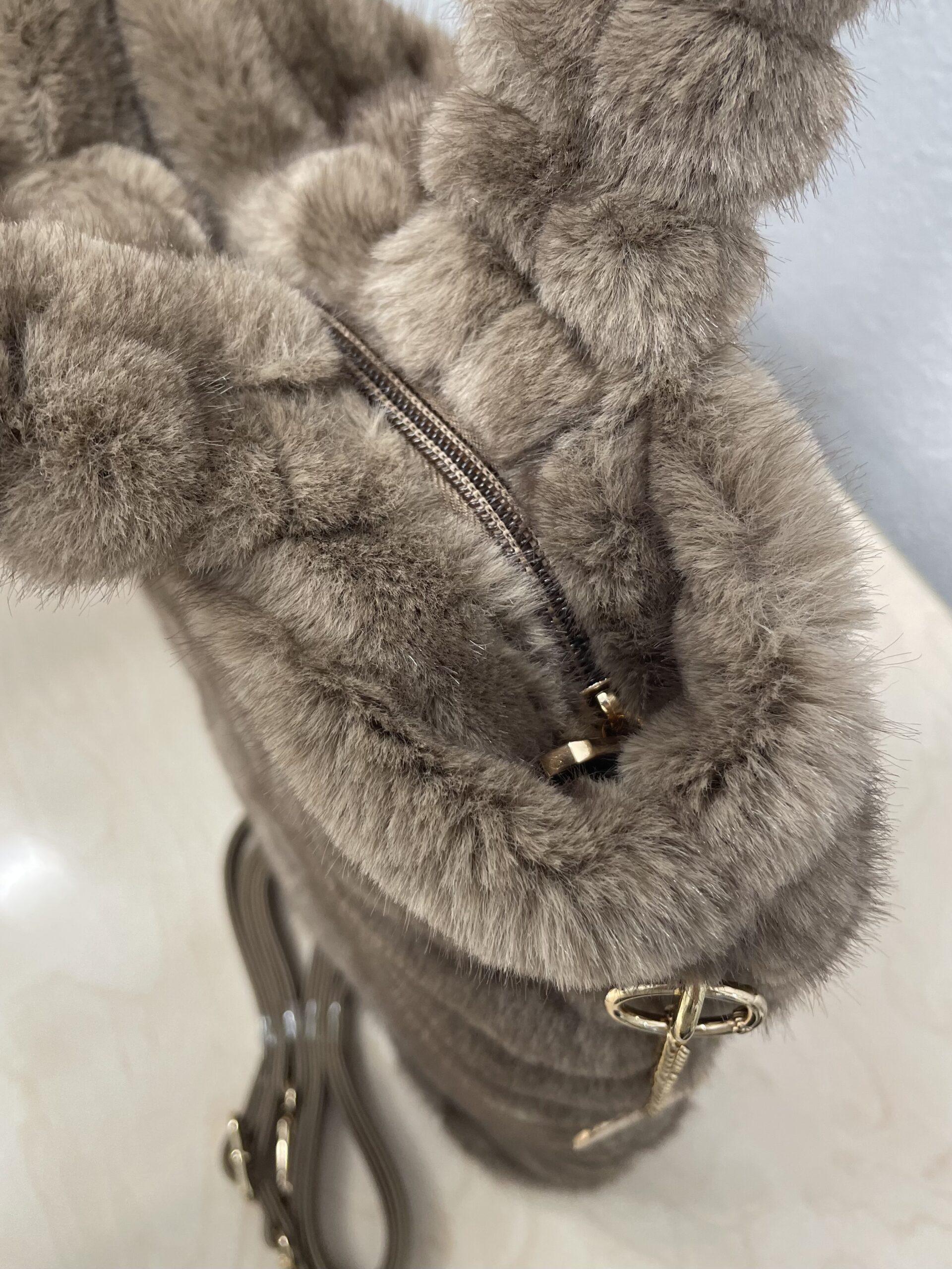 Γούνινη τσάντα καφέ tote bag - Image 5