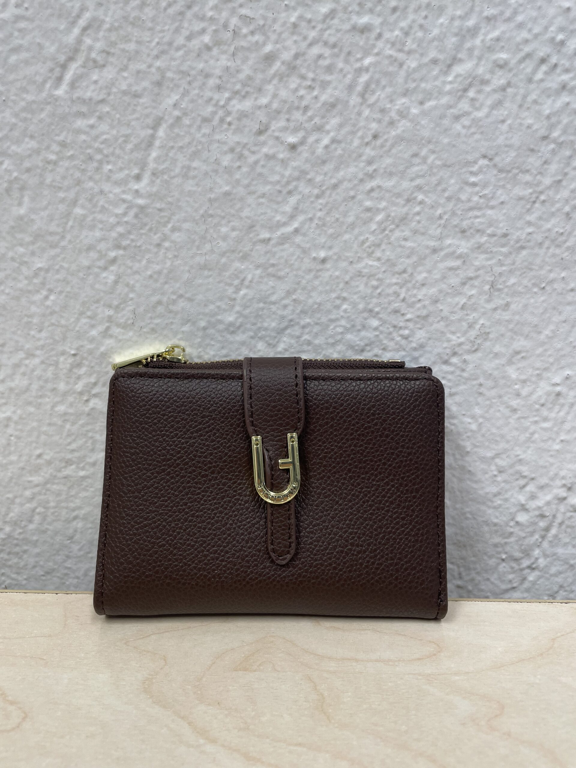 Γυναικείο πορτοφόλι σκούρο καφέ