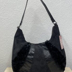 Μαύρη σουέτ τσάντα