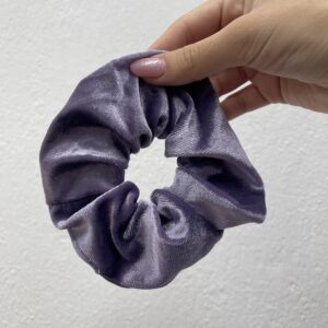 Βελούδινο scrunchie -  Λίλα (μεσαίο μέγεθος)