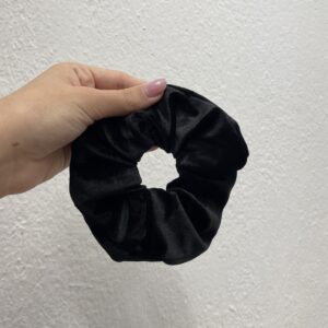 Βελούδινο scrunchie Μαύρο ( μικρό μέγεθος)