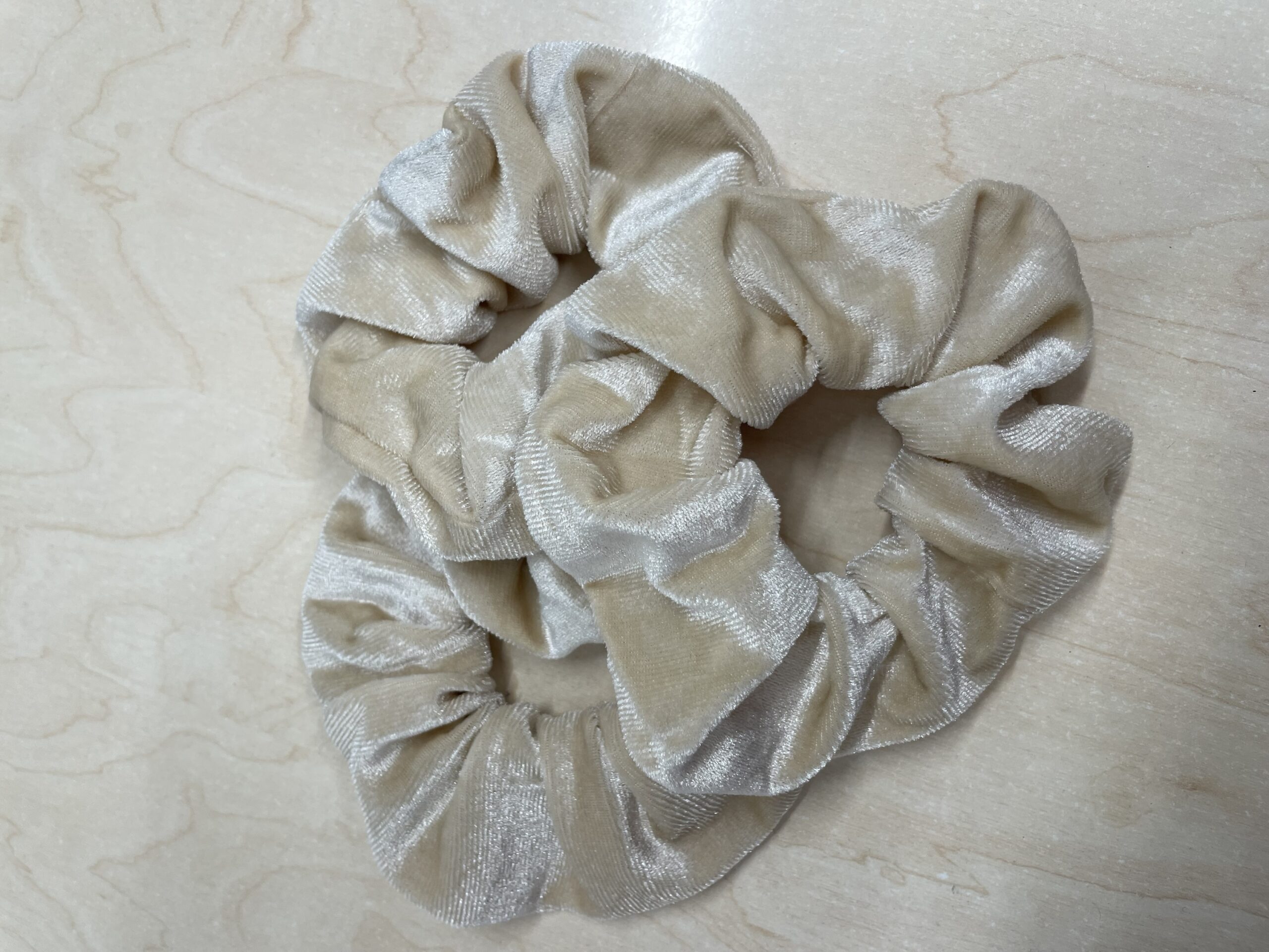 Βελούδινο scrunchie- champagne nude (μικρό μέγεθος) - Image 3