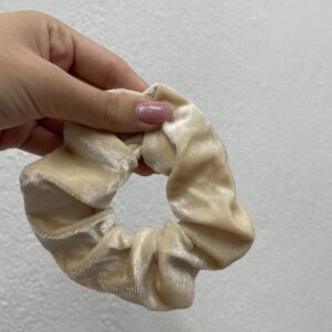 Βελούδινο scrunchie- champagne nude (μικρό μέγεθος)