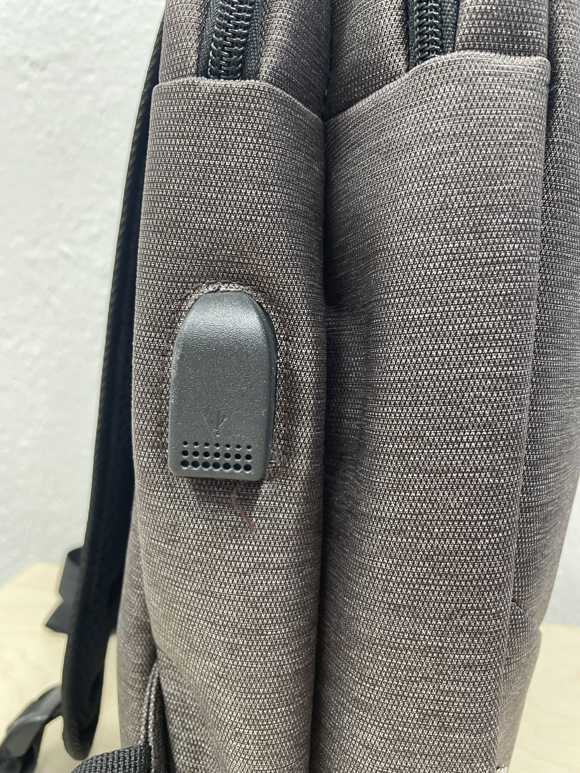 Γκρι Ανδρική Τσάντα με Υποδοχή USB - Image 4
