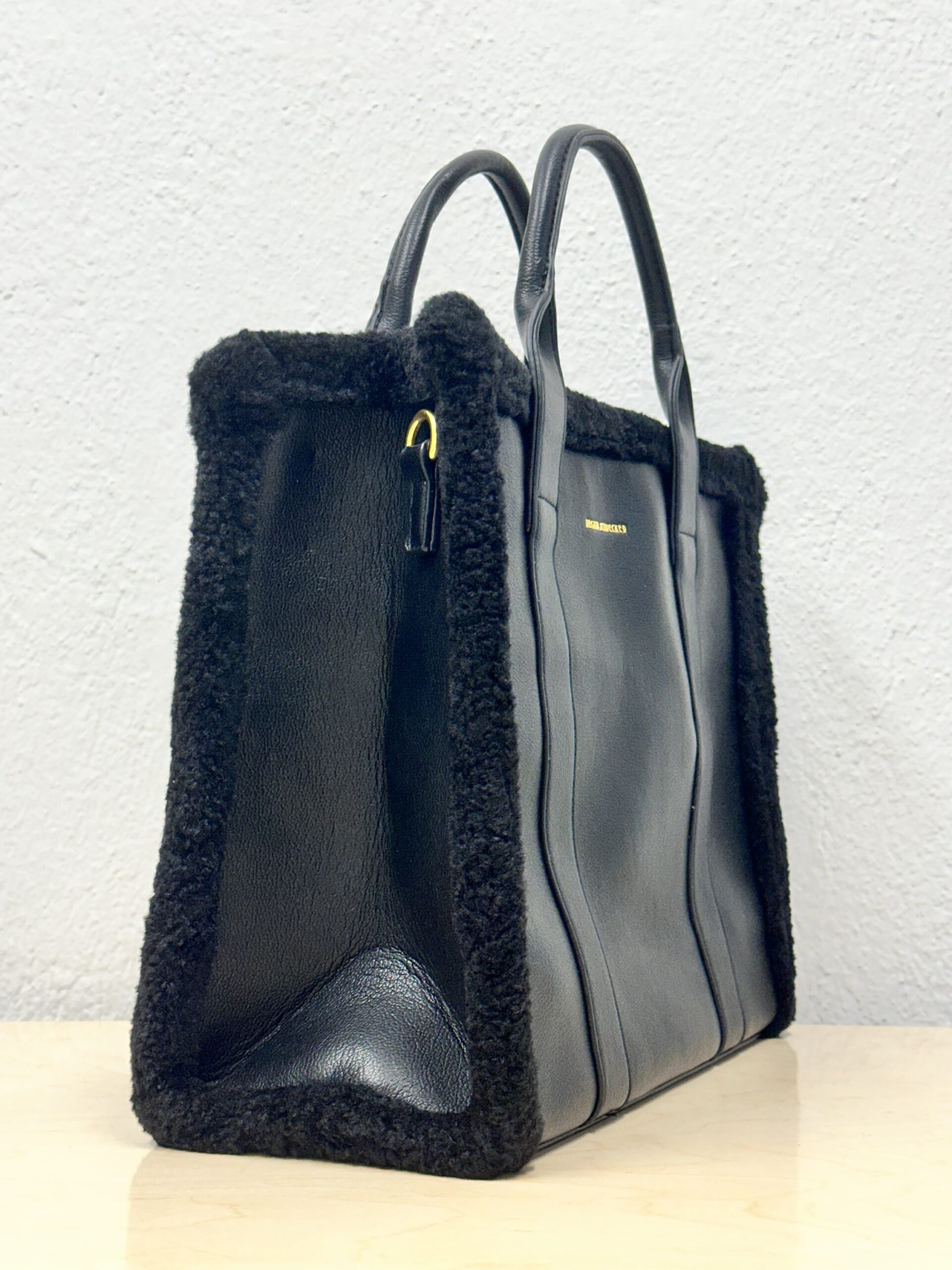 Μαύρη Γυναικεία με Γούνα - Image 2