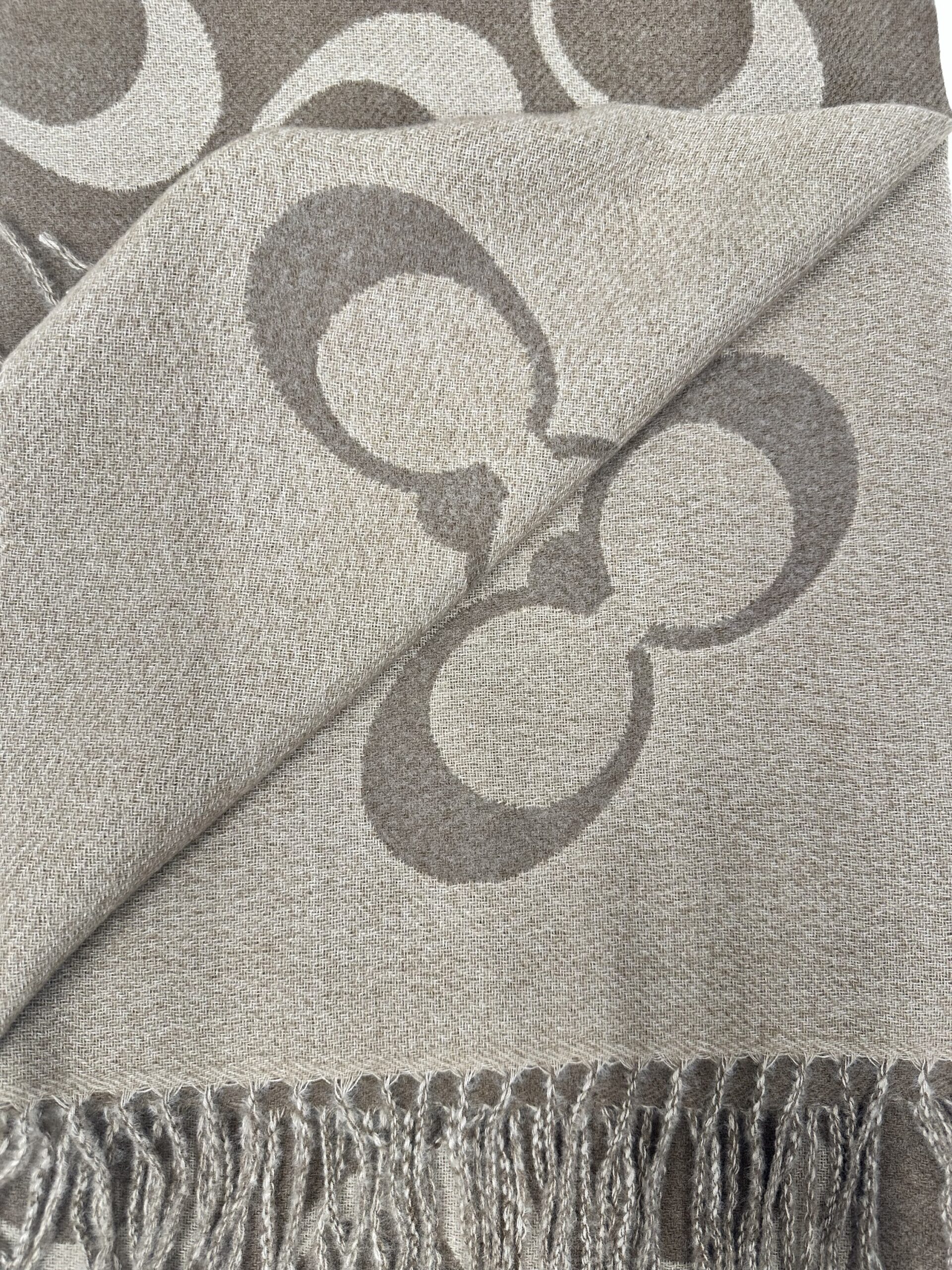 Πασμίνα διπλής όψης σε καφέ χρώμα - Image 2