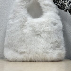 Γούνινη λευκή τσάντα