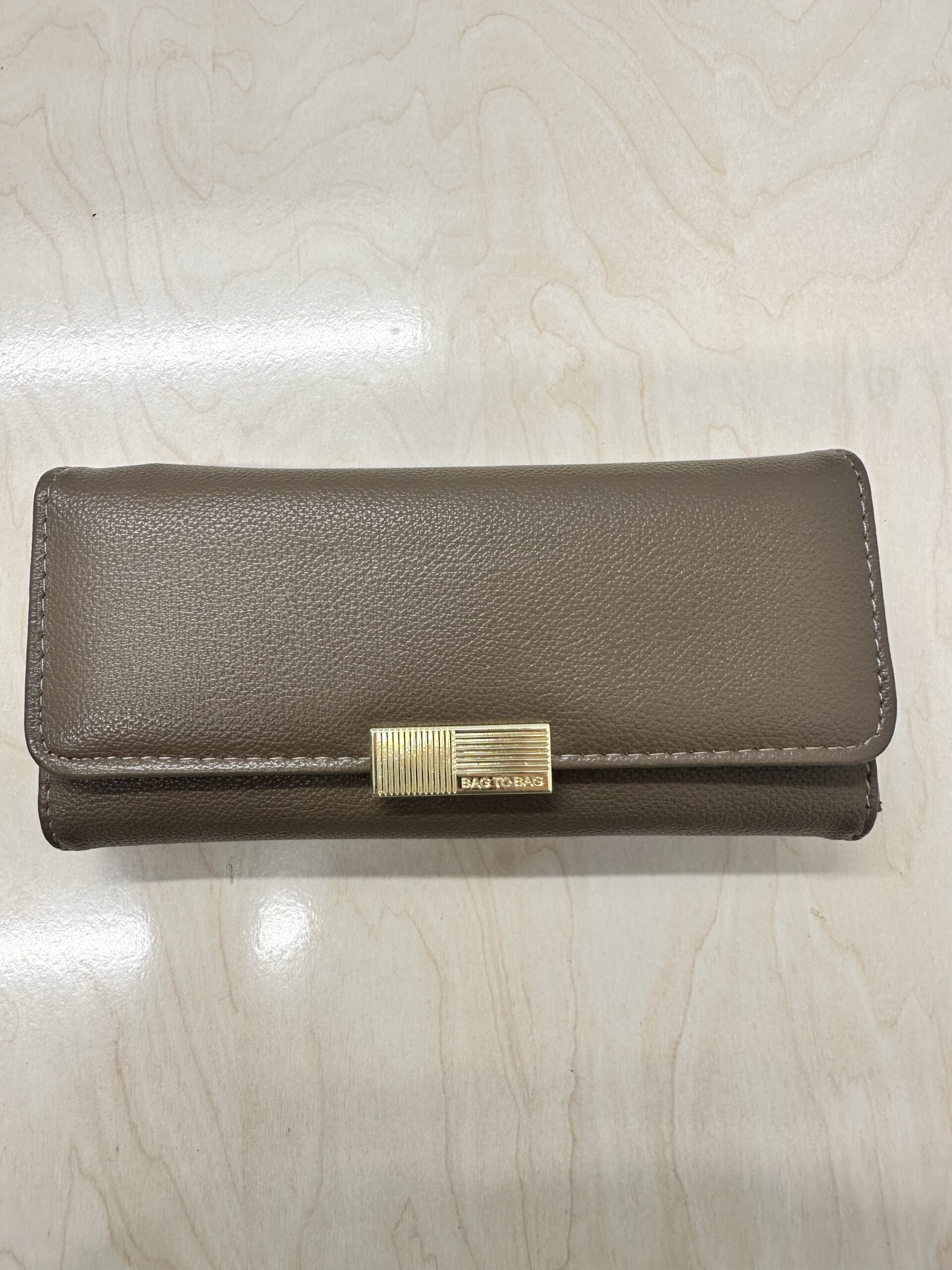 Γυναικείο μεγάλο πορτοφόλι εκρού