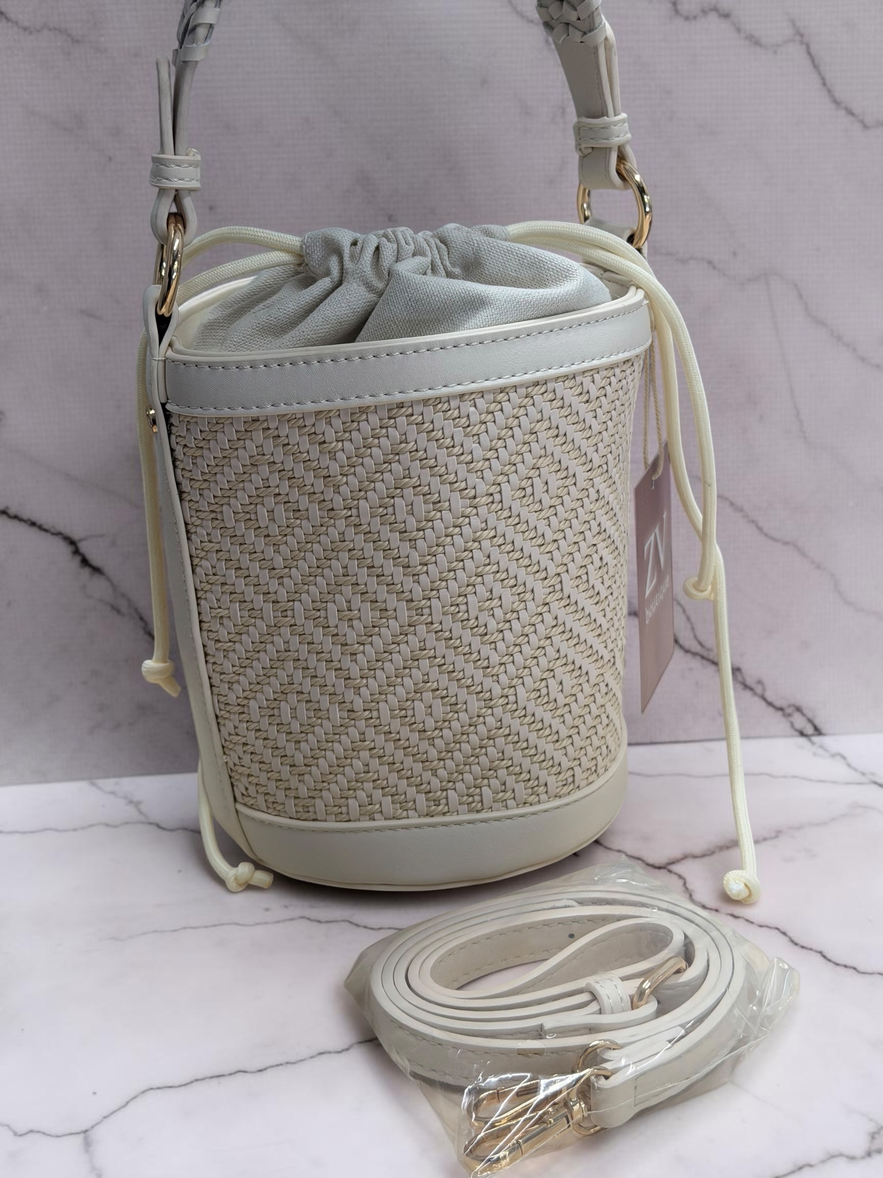 Ψάθινη Τσάντα Bucket με Δερμάτινες Λεπτομέρειες - Image 4
